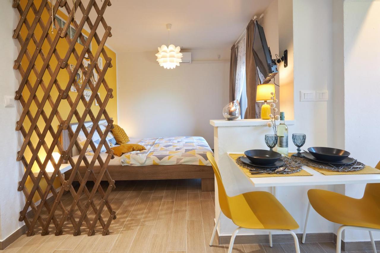 Apartment Yellow بوريتش المظهر الخارجي الصورة
