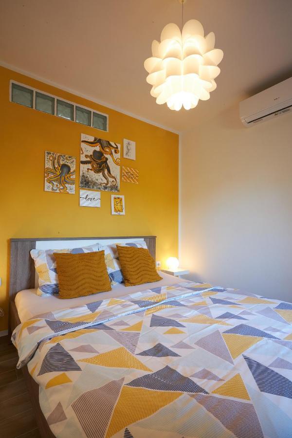 Apartment Yellow بوريتش المظهر الخارجي الصورة